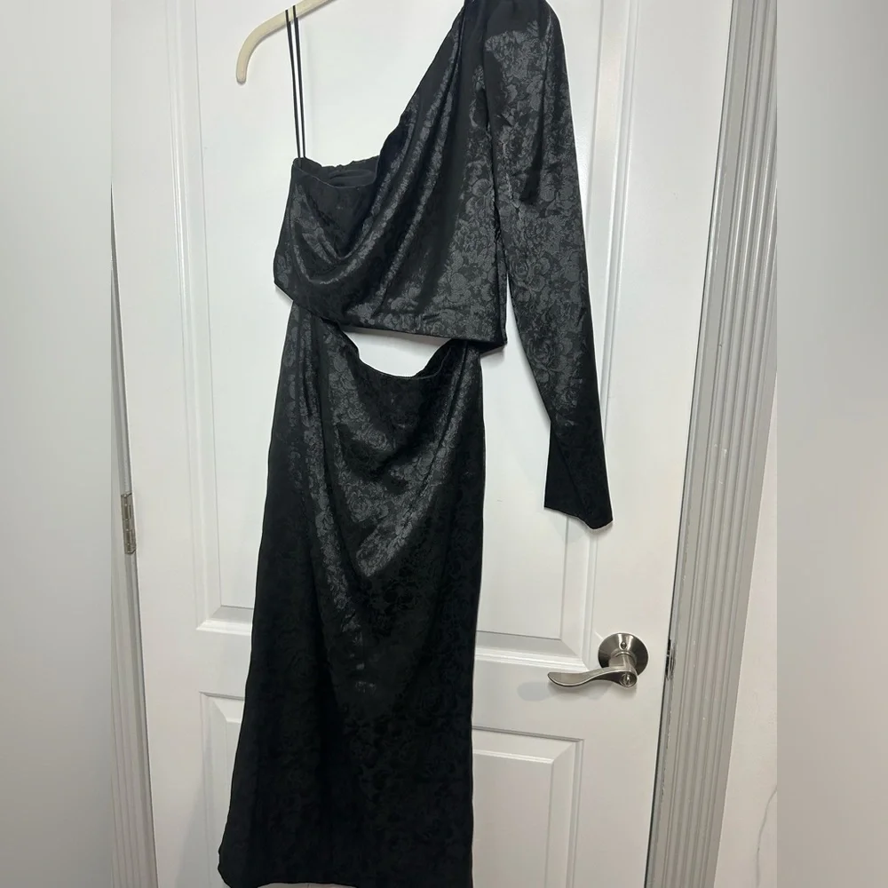 WAYF black floral pattern crystal bow satin midi dress size medium NWT chic 90s